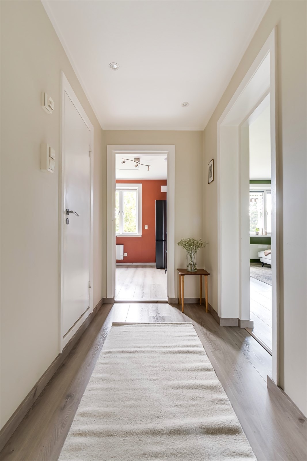 Mellomgang. Galleribilde