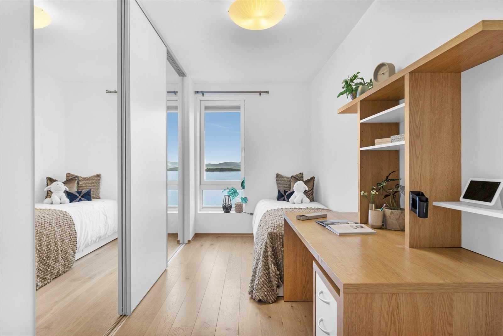 Det andre soverommet er perfekt som gjesterom, kontor eller for ekstra plass i hverdagen Galleribilde