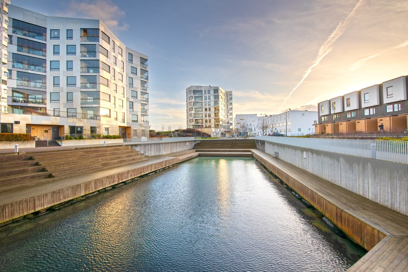 Beliggenheten gir en perfekt kombinasjon av sjø og natur og tilbyr badeplasser, båtliv og turmuligheter i umiddelbar nærhet Galleribilde