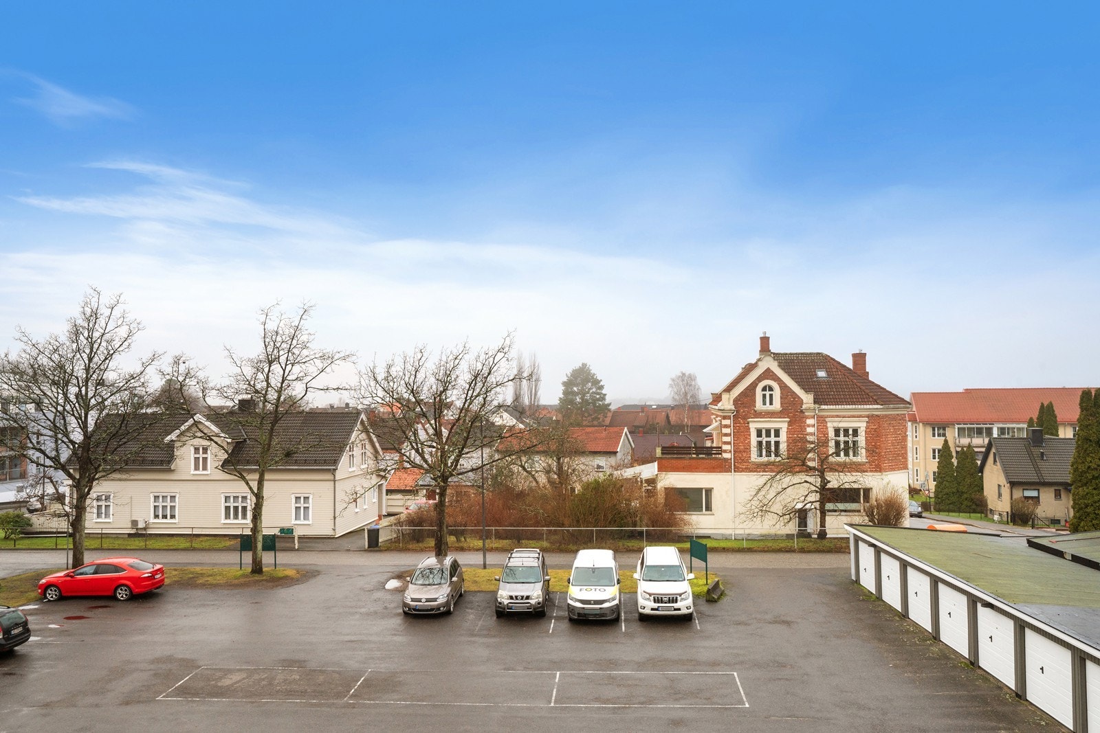 Fra leiligheten er det gangavstand til dagligvarebutikker som Kiwi og Meny. Galleribilde