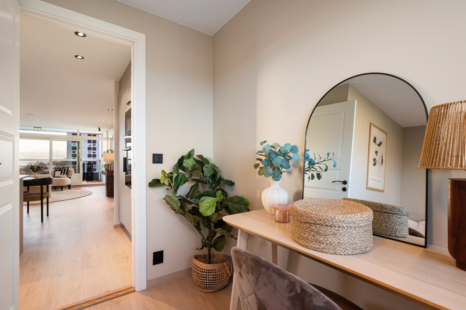 Felleskostnadene inkluderer blant annet oppvarming, varmtvann, TV og internett via fiber. Galleribilde