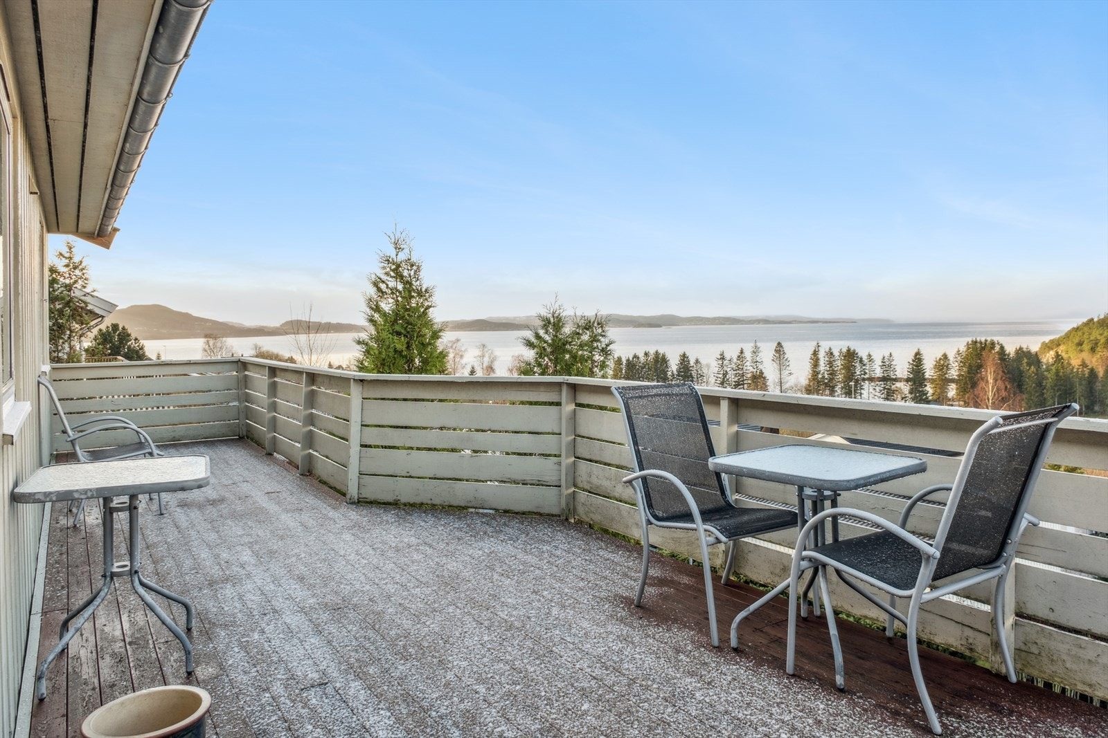 Terrasse med flott utsikt og gode solforhold Galleribilde