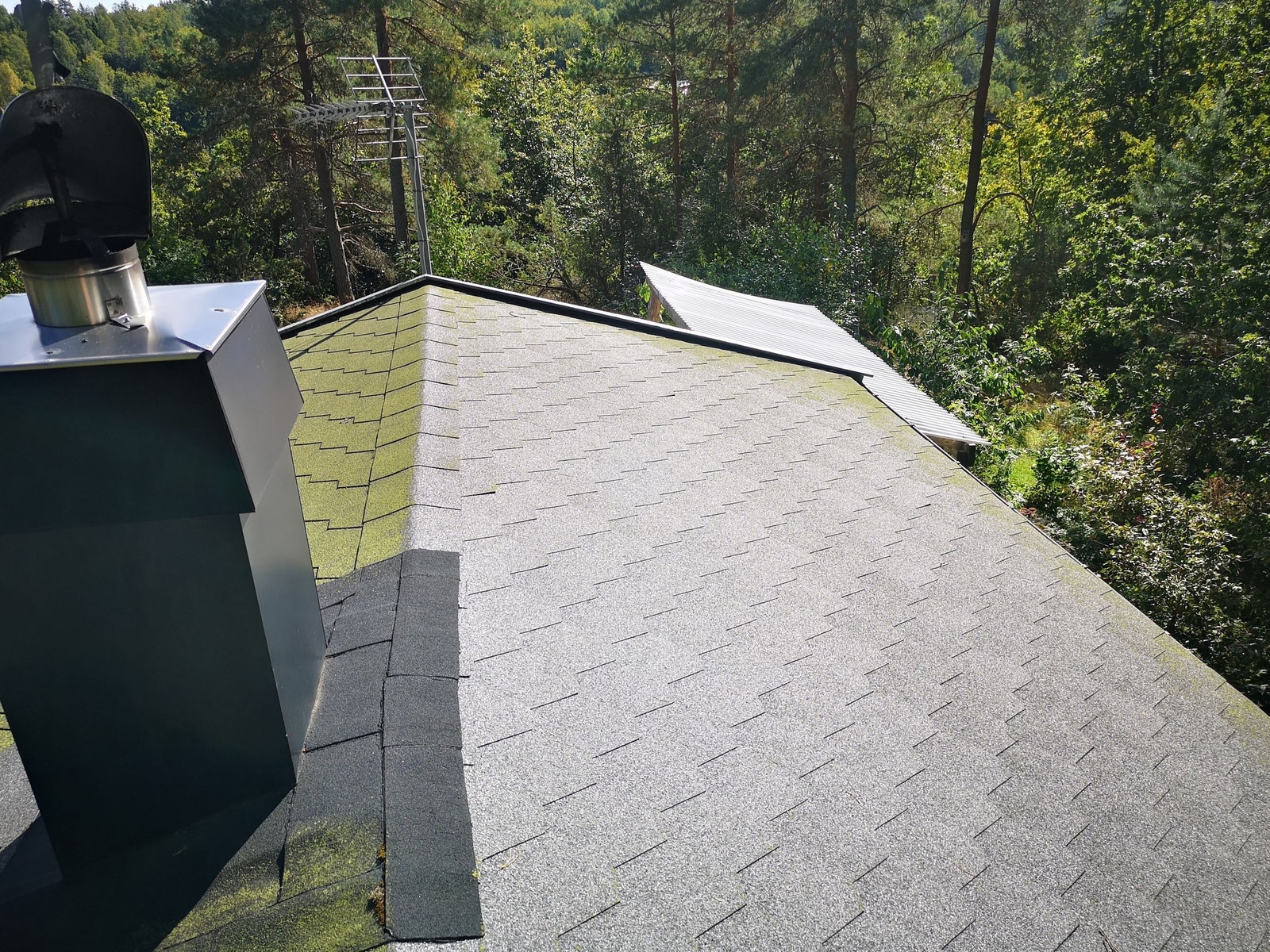 Vestsiden av taket, her kan man fint plassere solceller Galleribilde