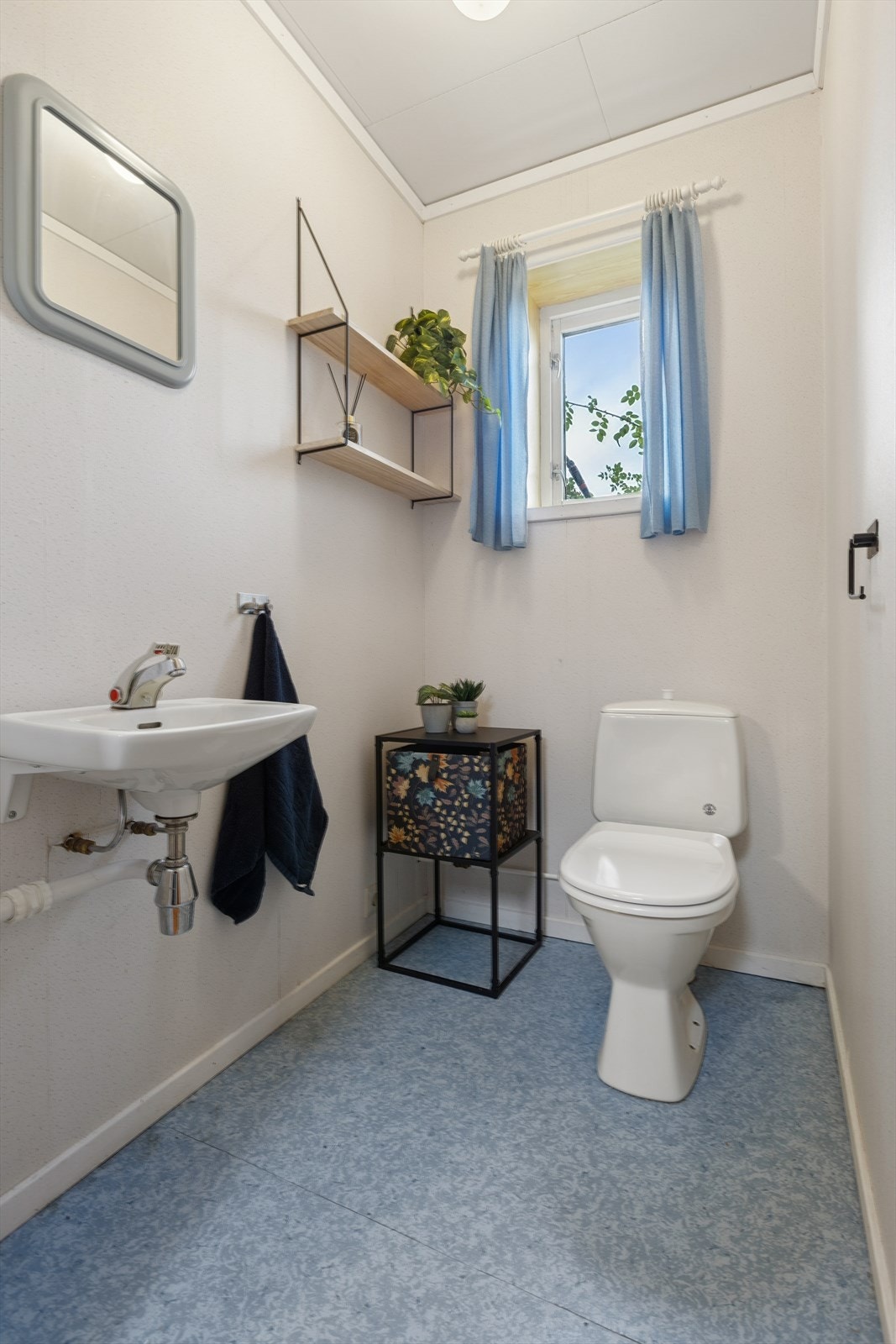 I underetasjen er det også eget toalettrom. Galleribilde