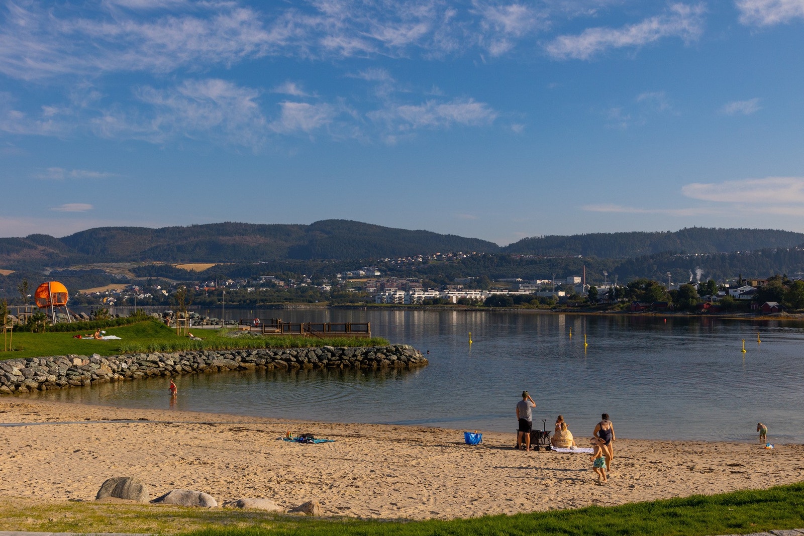 Grillstad badeplass er en flott badestrand, og ligger kun en kort gåtur unna! Galleribilde