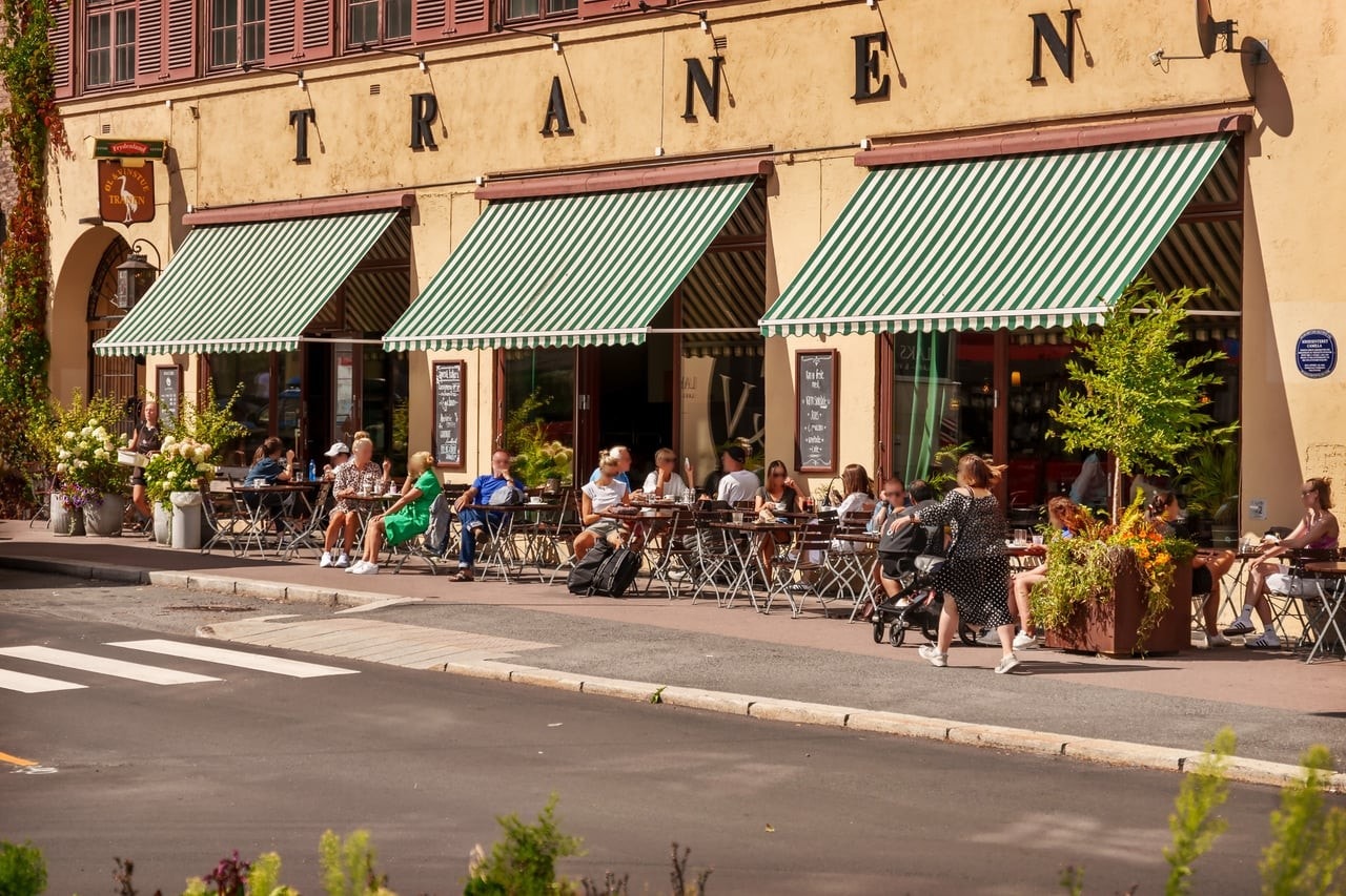 For den som er glad i mat og drikke er dette byens, kanskje beste beliggenhet. For eksempel er Tranen bare noen minutter fra leiligheten - med Oslos beste brød på dagtid og Oslos beste pizza på kveldstid. Galleribilde