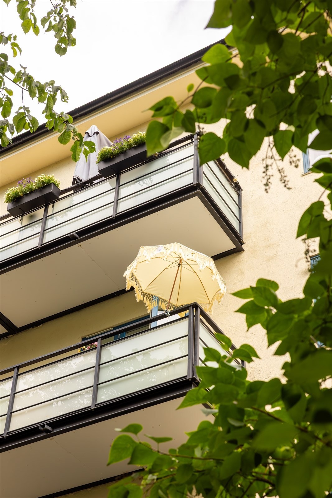 Her ser du den koselige balkongen fra bakgården. Galleribilde