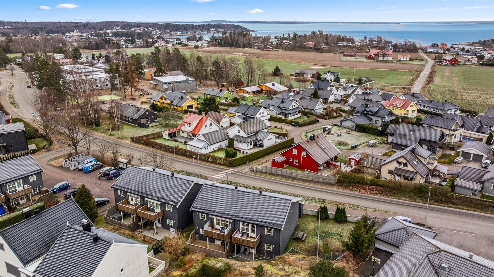 Beliggenhet med få minutters gange til skoler og barnehager Galleribilde