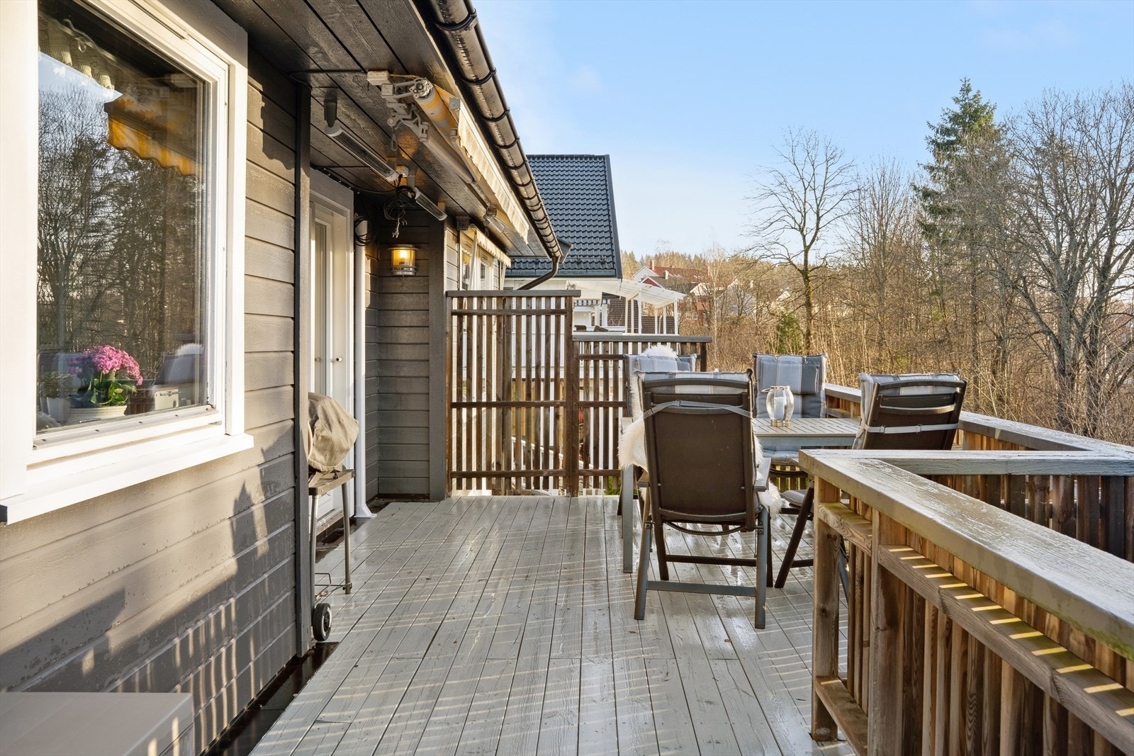 Terrasse, her er det god plass til grill og utemøbler. Galleribilde
