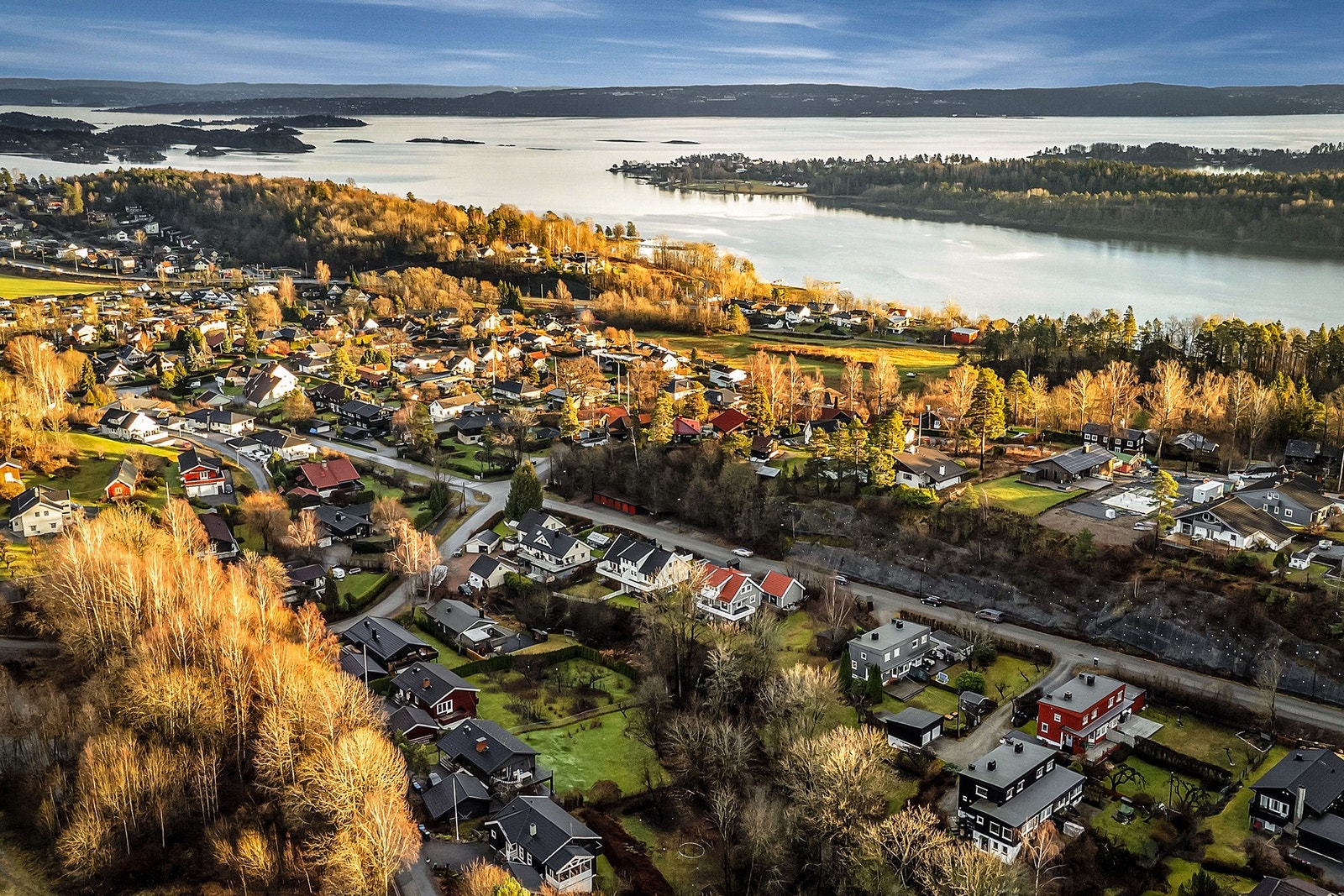 Bo med nærhet til både sjøen og marka! Galleribilde