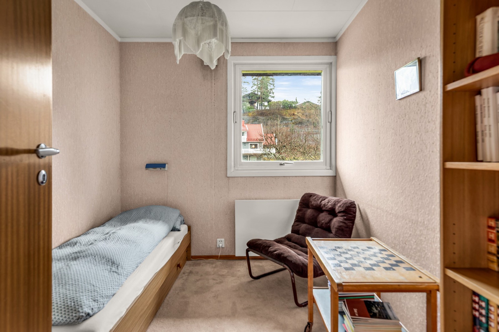 Alle soverommene ligger i boligens underetasje. Galleribilde