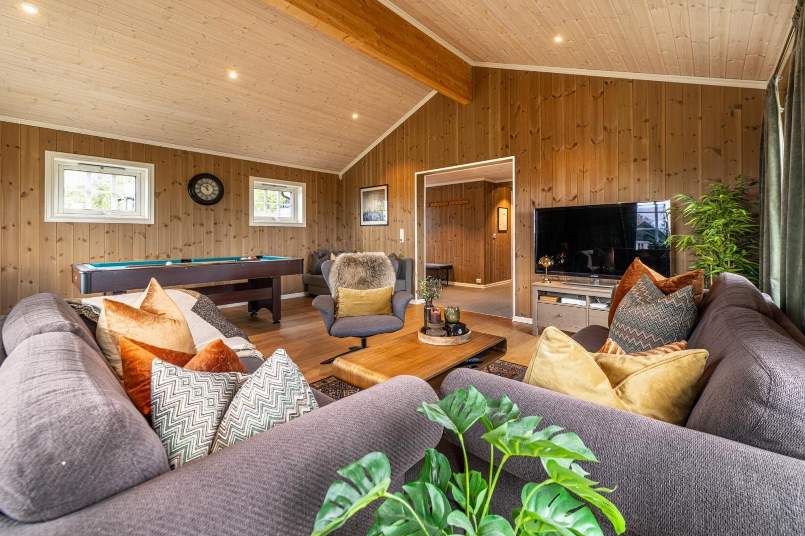 Lyst og komfortabel stue med avslappende atmosfære. Galleribilde