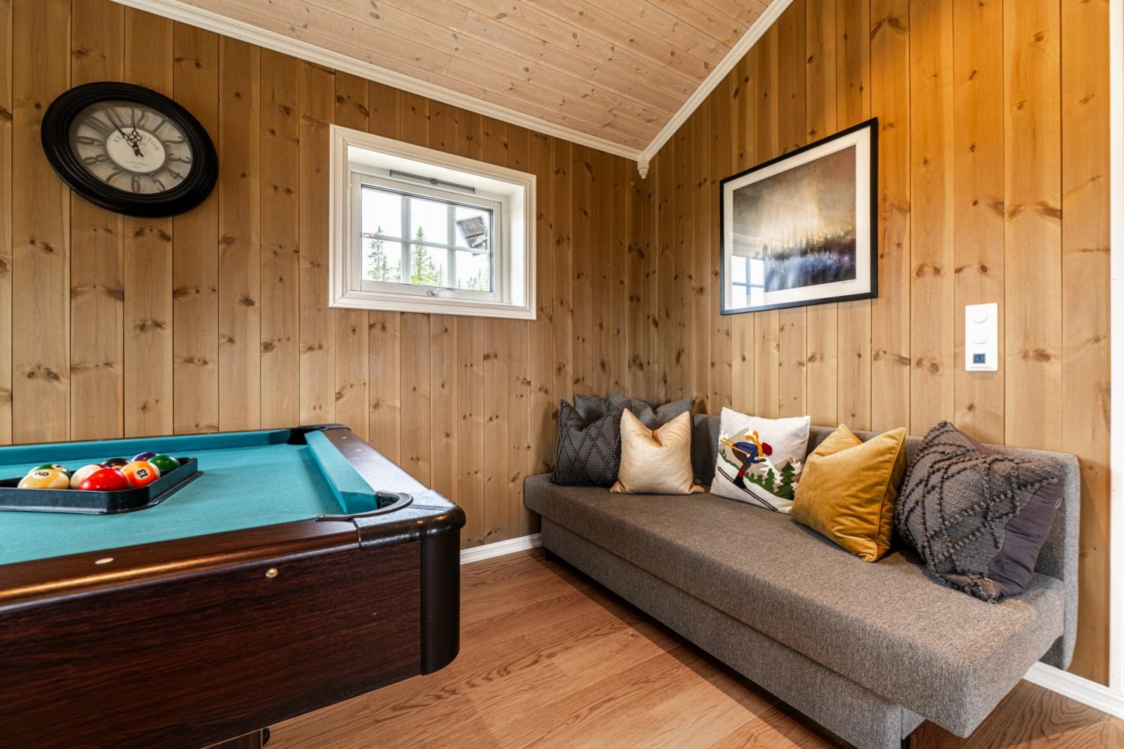 Egen krok med plass til for eksepmel sofa og biljardbord ? et perfekt samlingspunkt Galleribilde