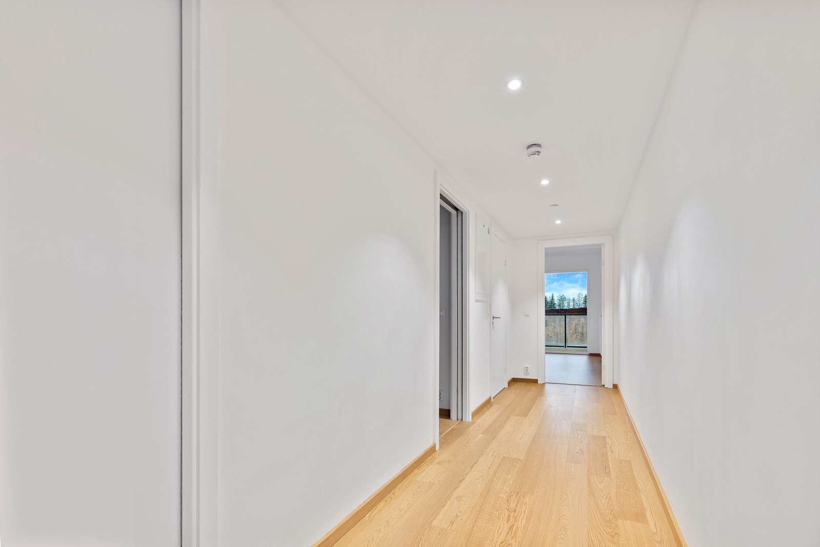 I gangen er det plass til å sette inn garderobeløsning Galleribilde