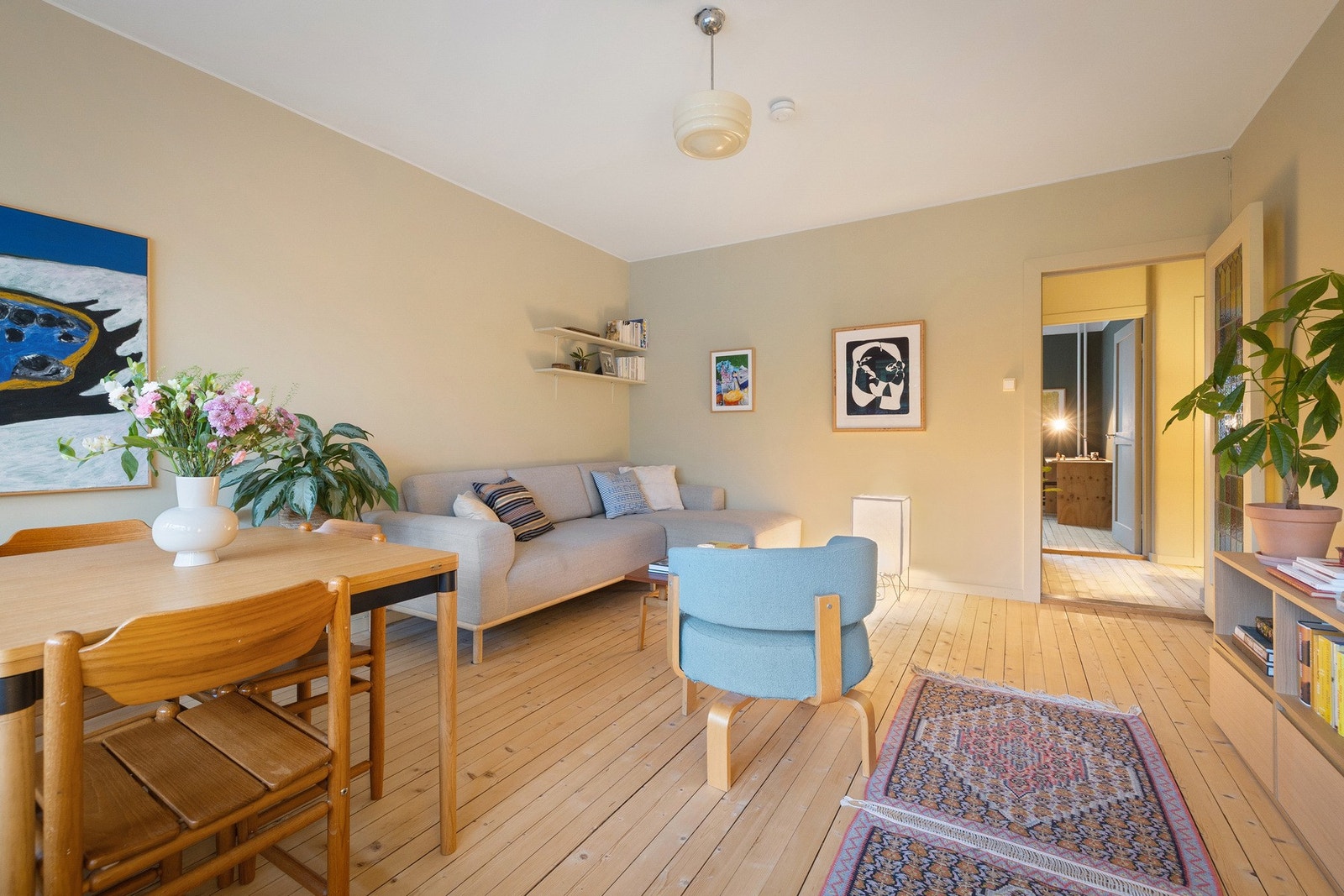 Leiligheten har en fin planløsning som gjør det lett å skape ulike soner. Galleribilde