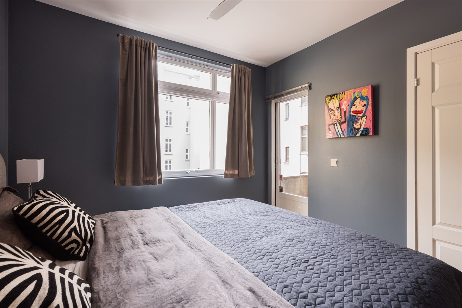 Soverommet har adgang til egen balkong, og omkledningsrom Galleribilde