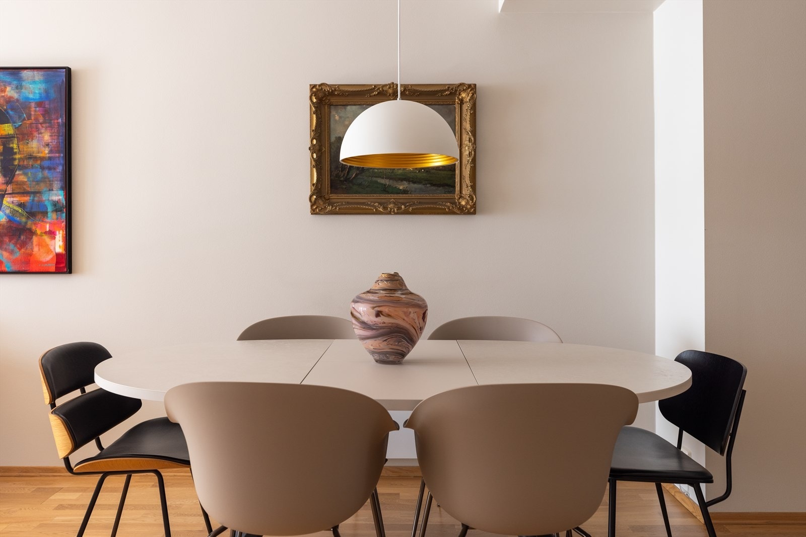 Her er alt tilrettelagt for hyggelige sammenkomster Galleribilde