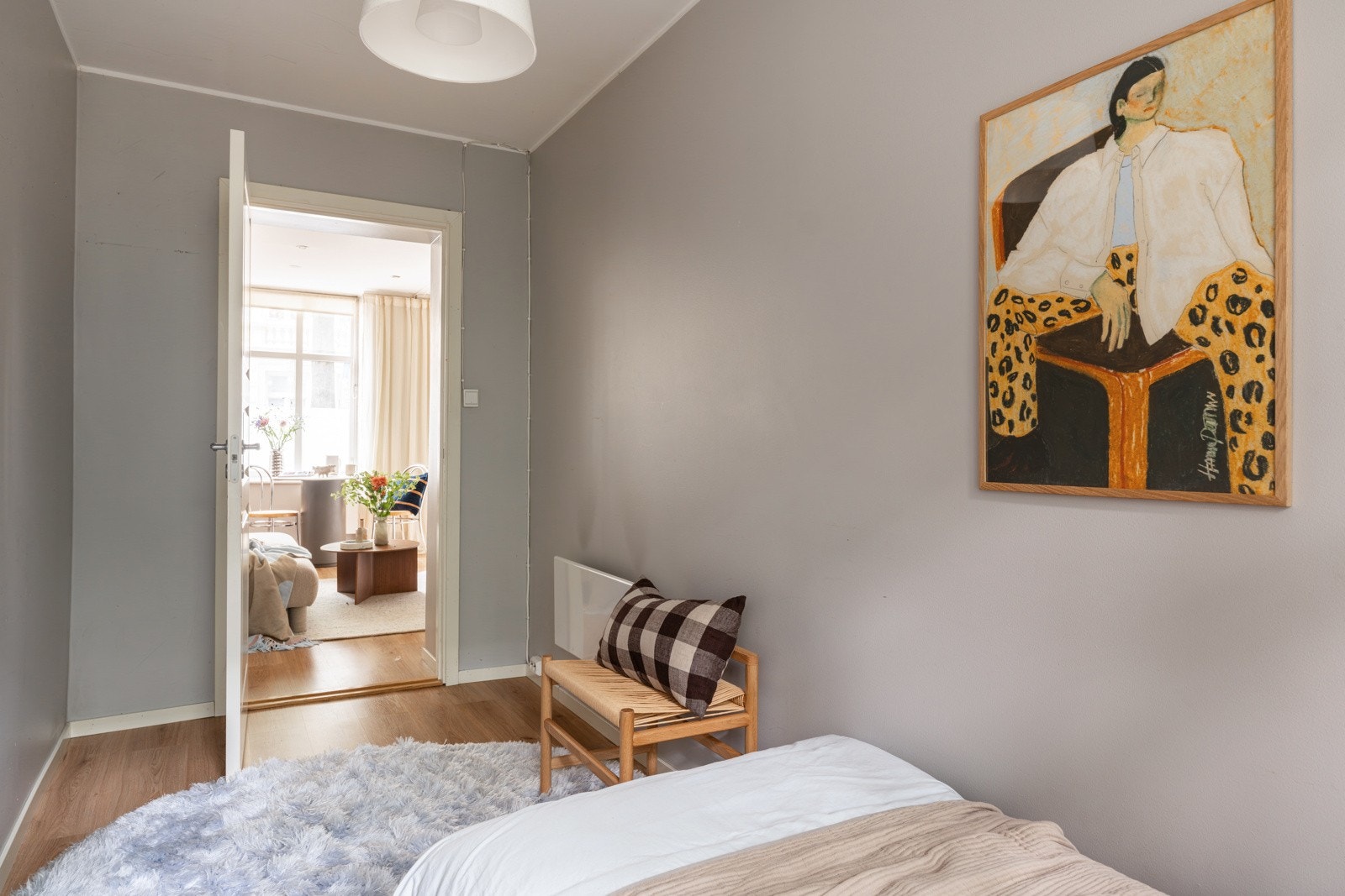 Det er også plass til kommode eller garderobeskap. Galleribilde