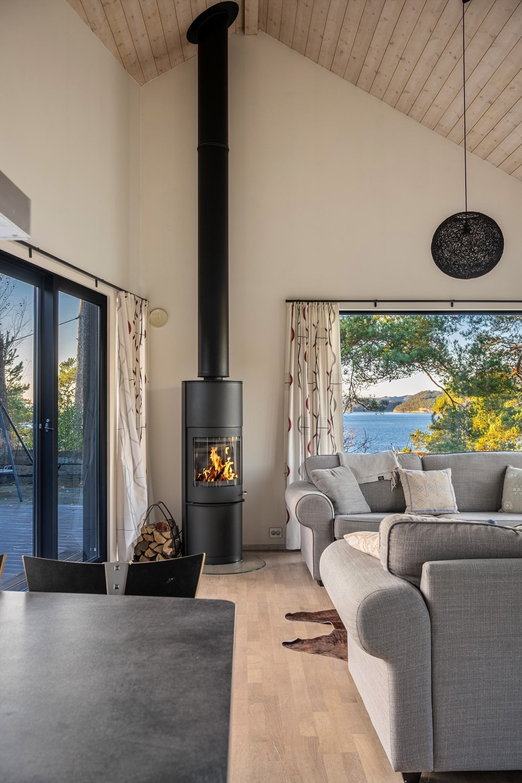 Raus takhøyde gir en svært god romfølelse dere vil sette pris på. Galleribilde