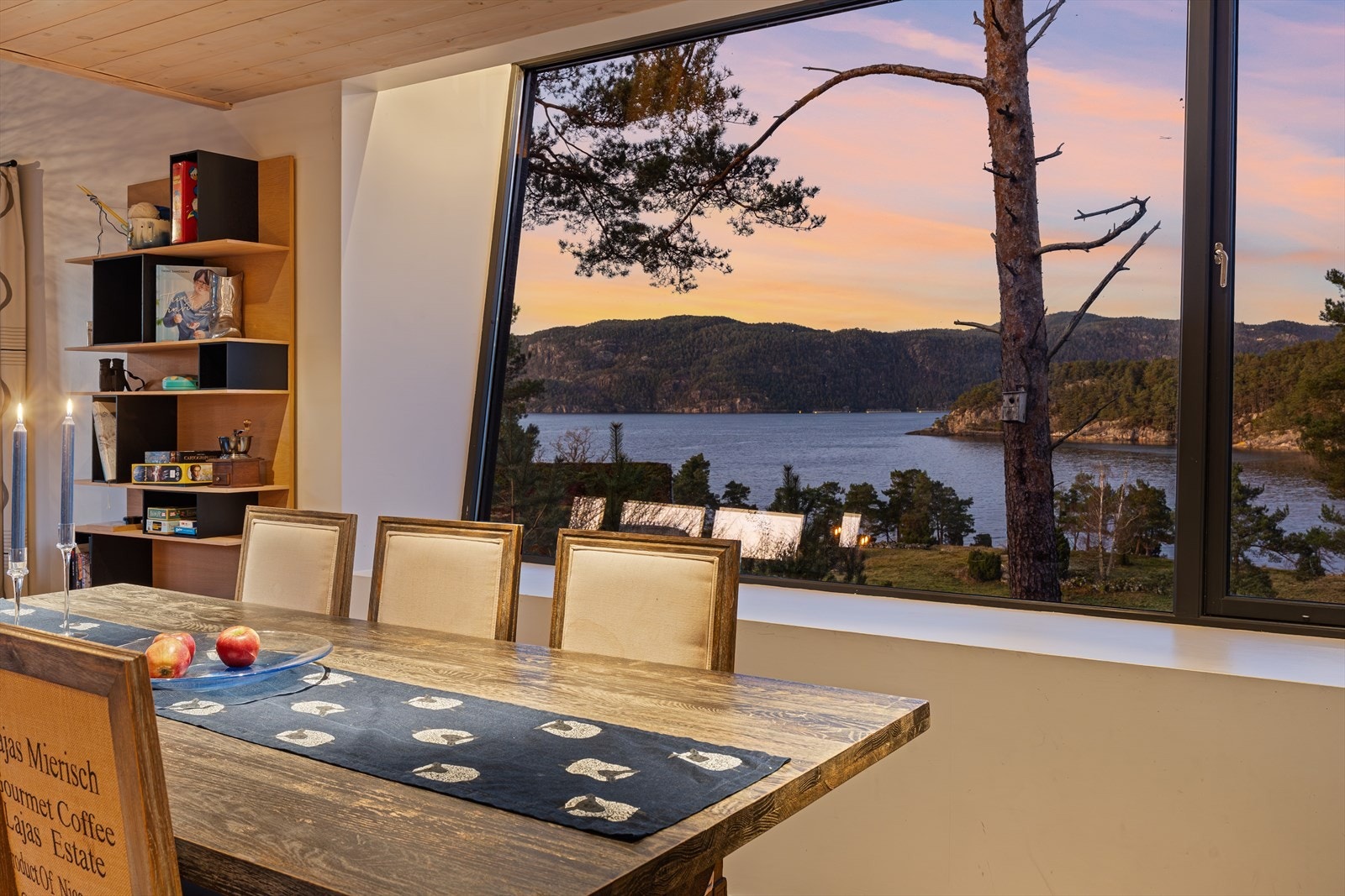 Klar for spill-kvelder eller bare den gode samtalen over et godt måltid? Galleribilde