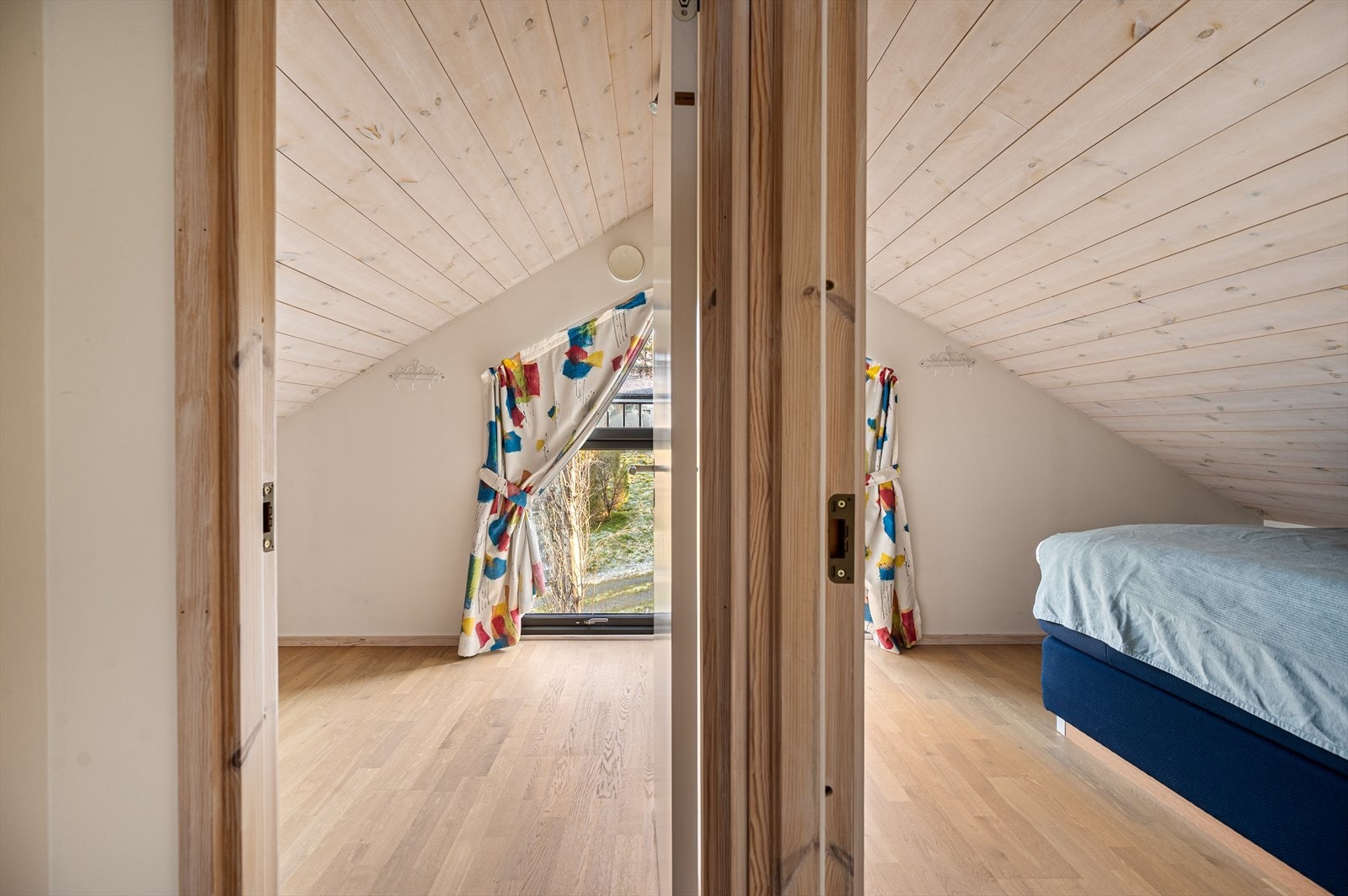 2 STK soverom på loft er ikke målerverdig grunnet takhøyde. Galleribilde