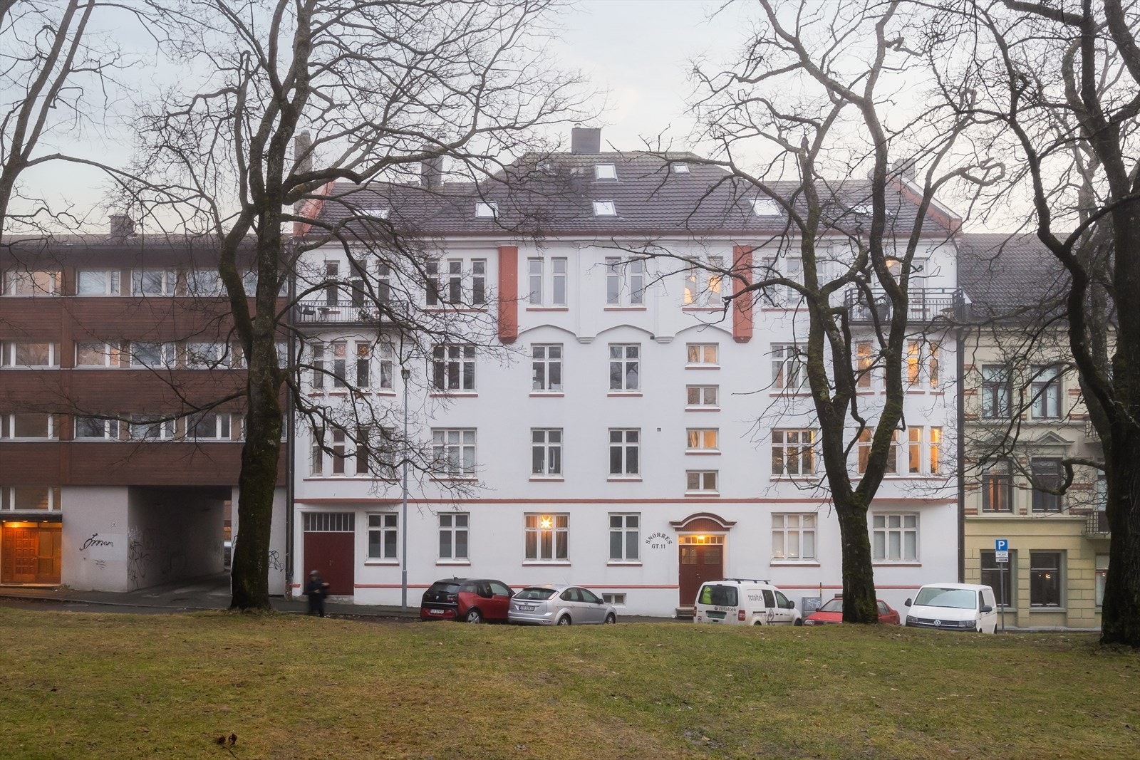 Oppgraderinger utført i regi av sameiet i nyere tid inkluderer nytt brannalarmanlegg, full renovering av bakre fasade med ny murpuss, maling av alle vinduer i bakgården, stålrør i pipeløp og delvis oppussing av fremre fasade. Galleribilde