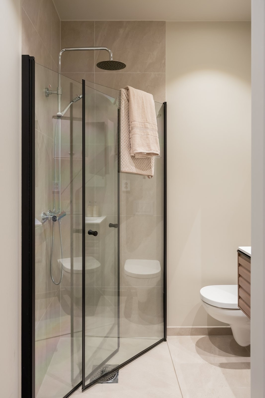 Oppussingen av badet er utført av Byggmester Wietszko (sentral godkjenning). Galleribilde