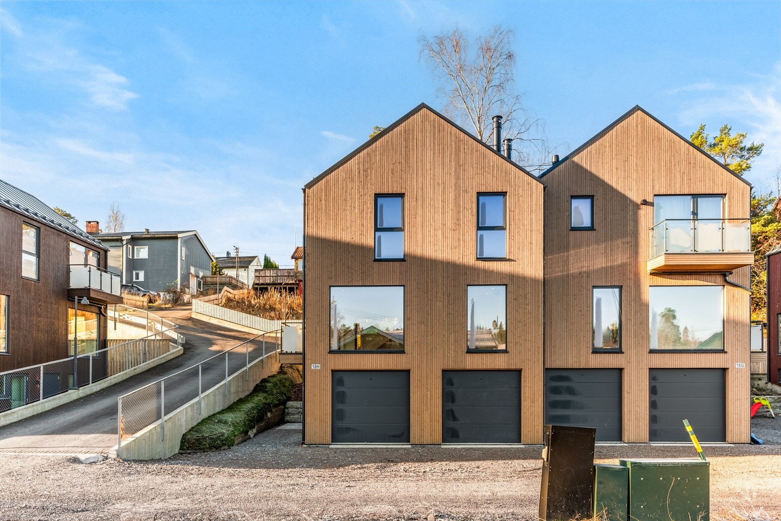 Ferdig og innflytningsklar familiebolig med integrert garasje. Galleribilde