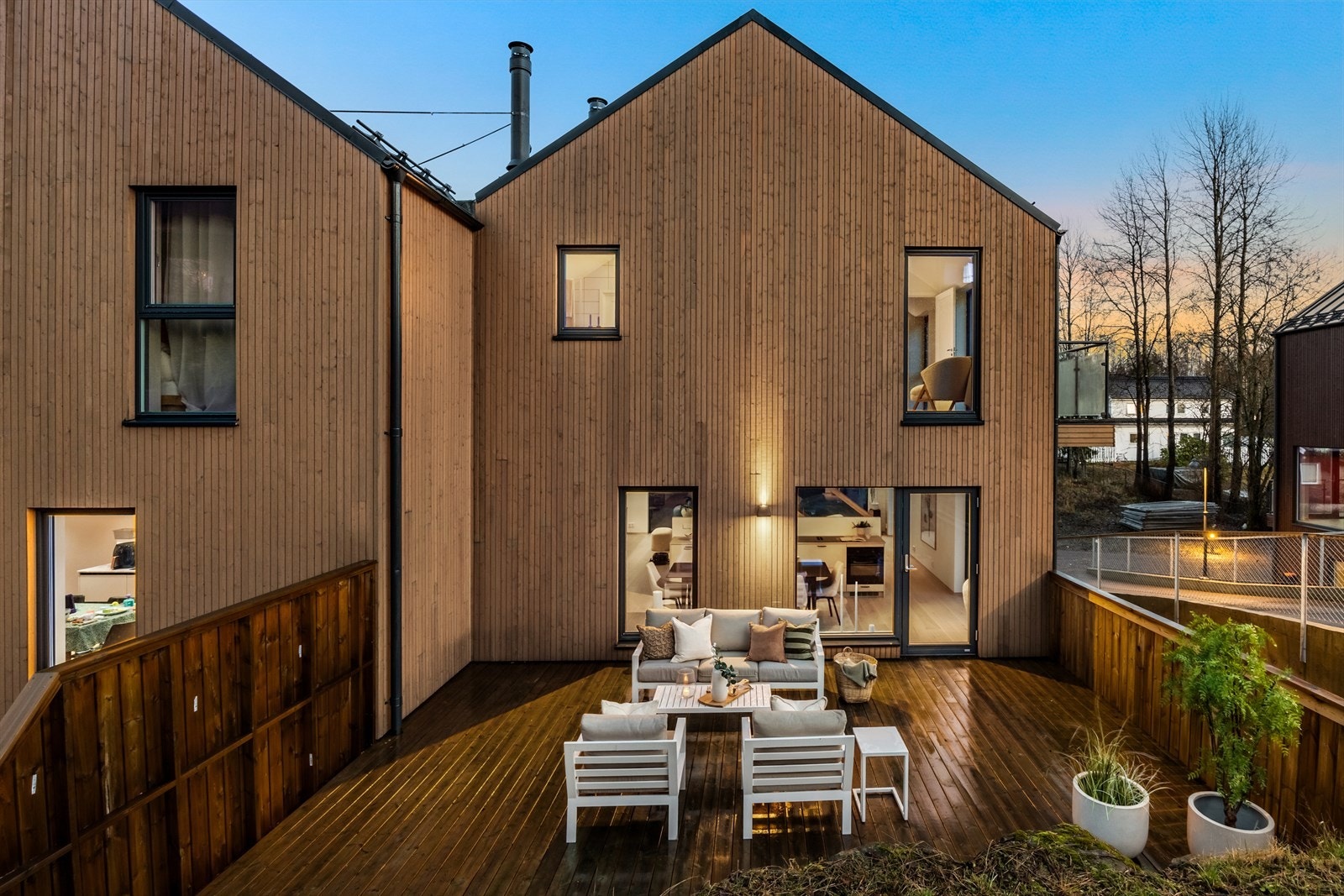 Gjennomgående høy kvalitet preger både materialvalg, innredning og tekniske løsninger, hvor stilrene detaljer setter prikken over i-en. Galleribilde