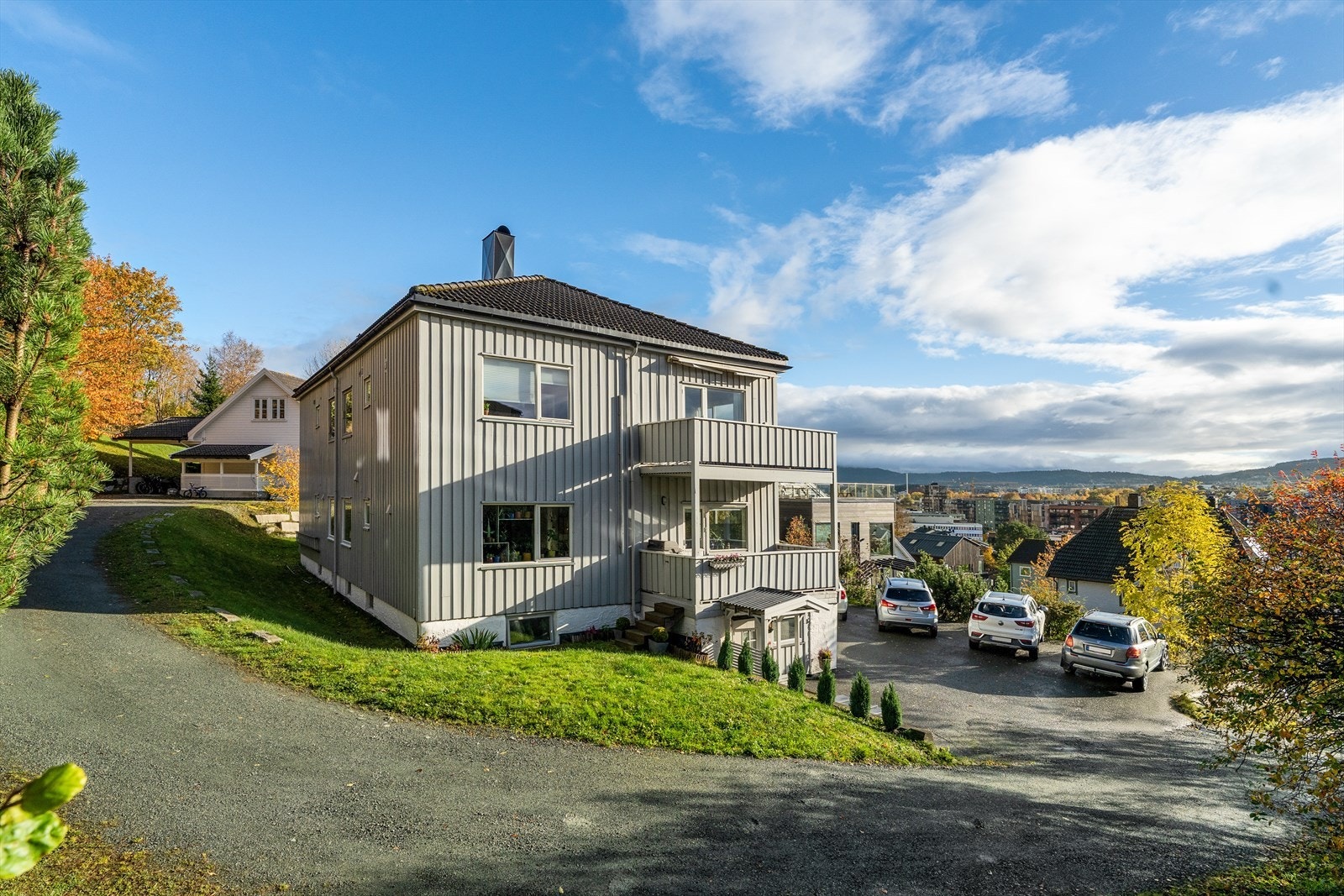 Det medfølger p-plass i felles gårdsplass. Galleribilde