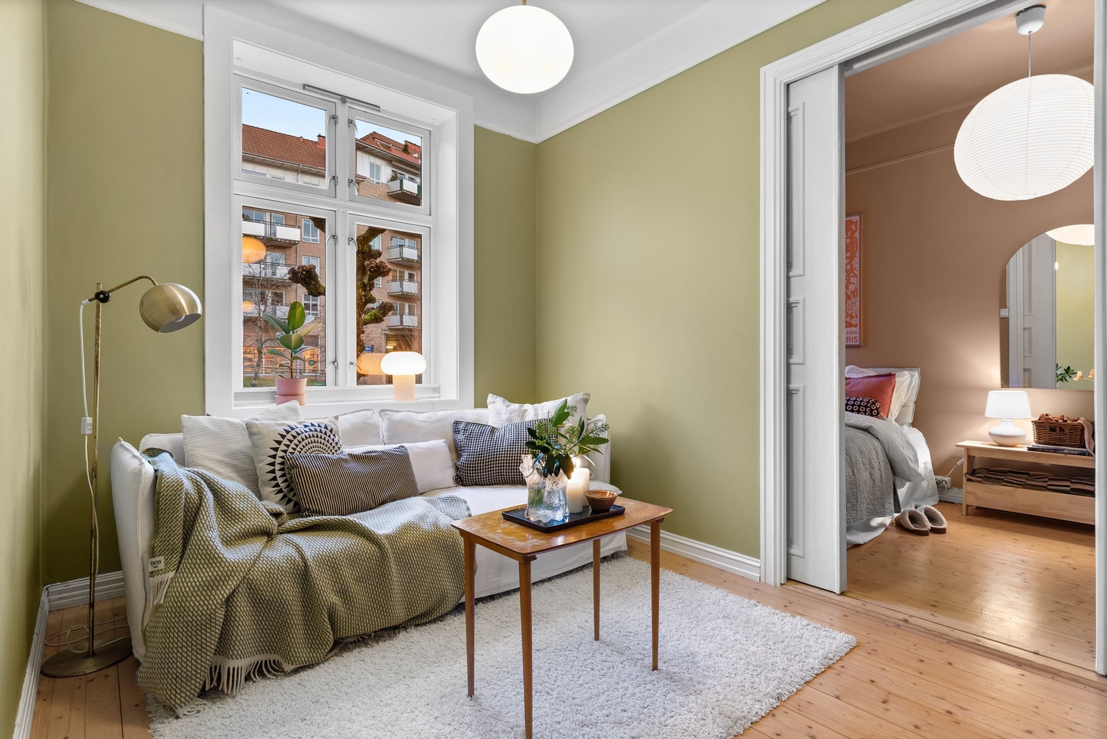 Stuen med videre adkomst til soverommet. Galleribilde