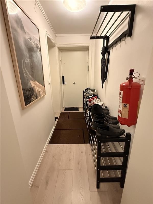 Felles gang med skooppbevaring Galleribilde