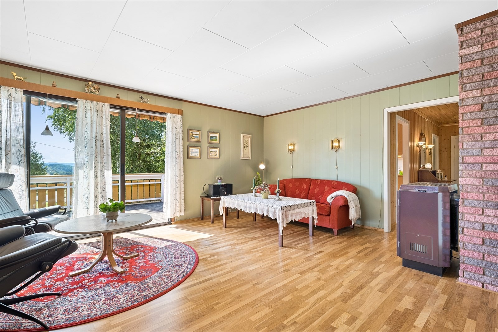 Fra stuen er det utgang til terrassen Galleribilde