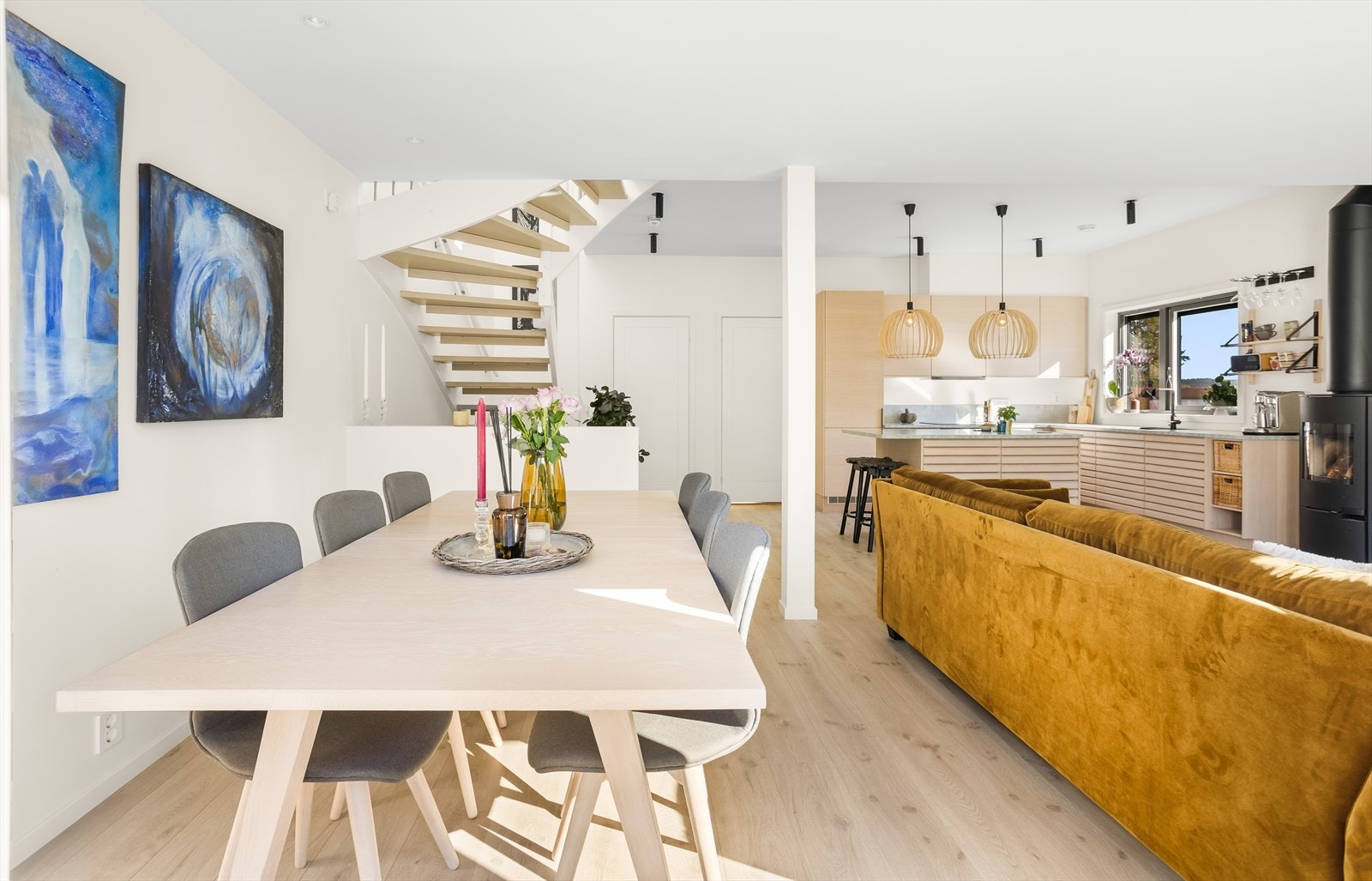 Her kan du invitere familie og venner til et hyggelig måltid! Galleribilde