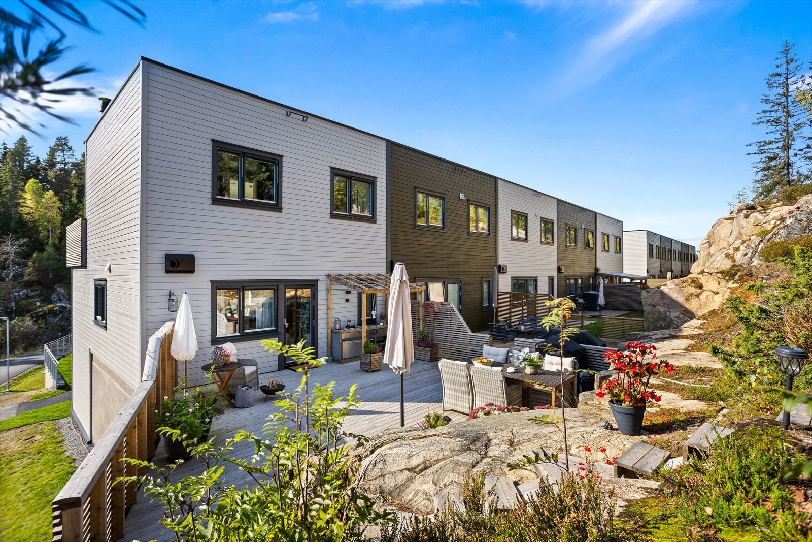 Terrassen er vendt mot nordøst og er på hele 46m². Galleribilde