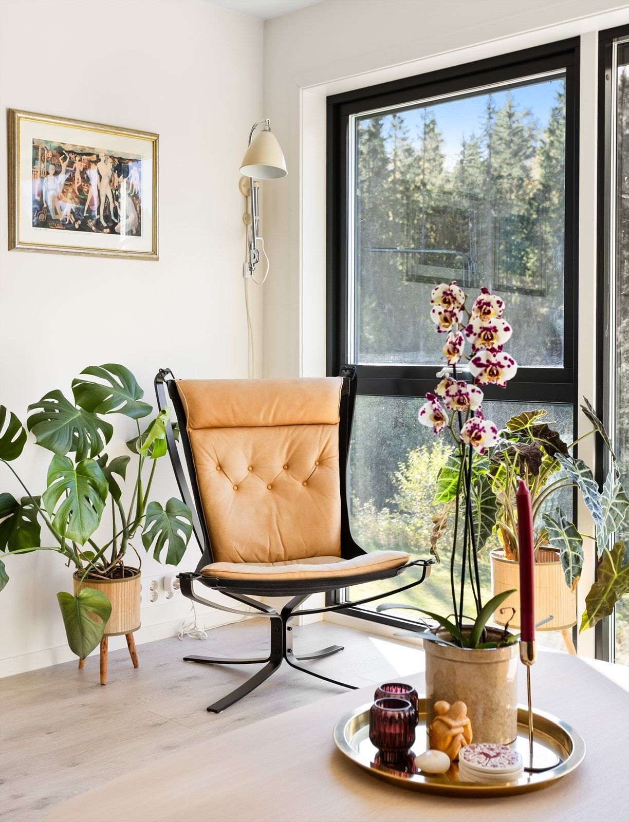 Det er screens på alle vinduer - elektrisk motor på de store vinduene. Verdi 150.000 kr. Galleribilde