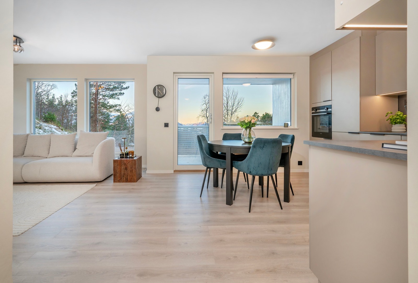 Flytt rett inn! Innbydende 3-roms selveierleilighet fra 2018 Galleribilde