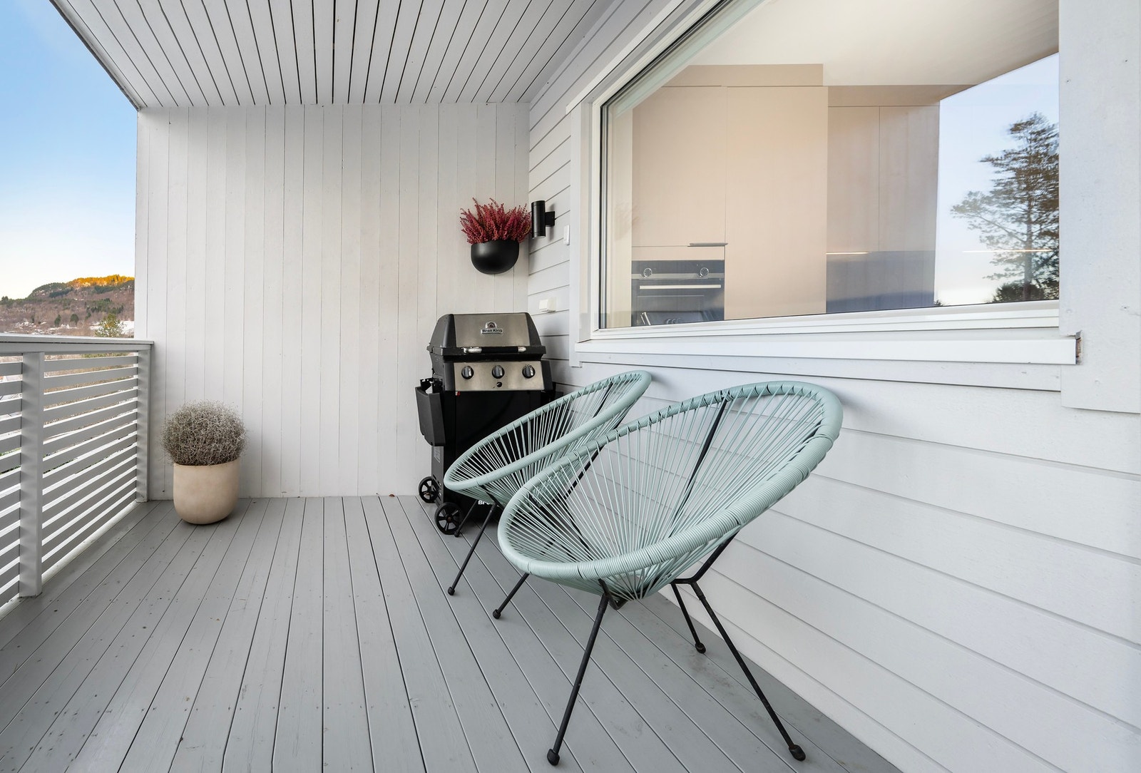 Takoverbygg over balkongen er et stort pluss for mange! Galleribilde