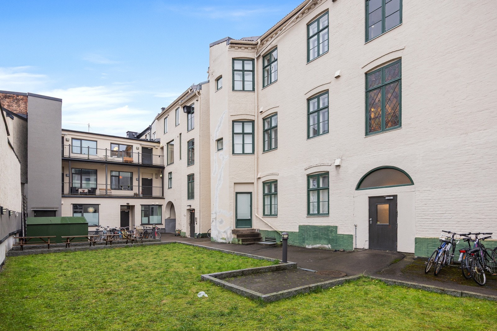 - Felles gårdsrom for beboerne - Galleribilde