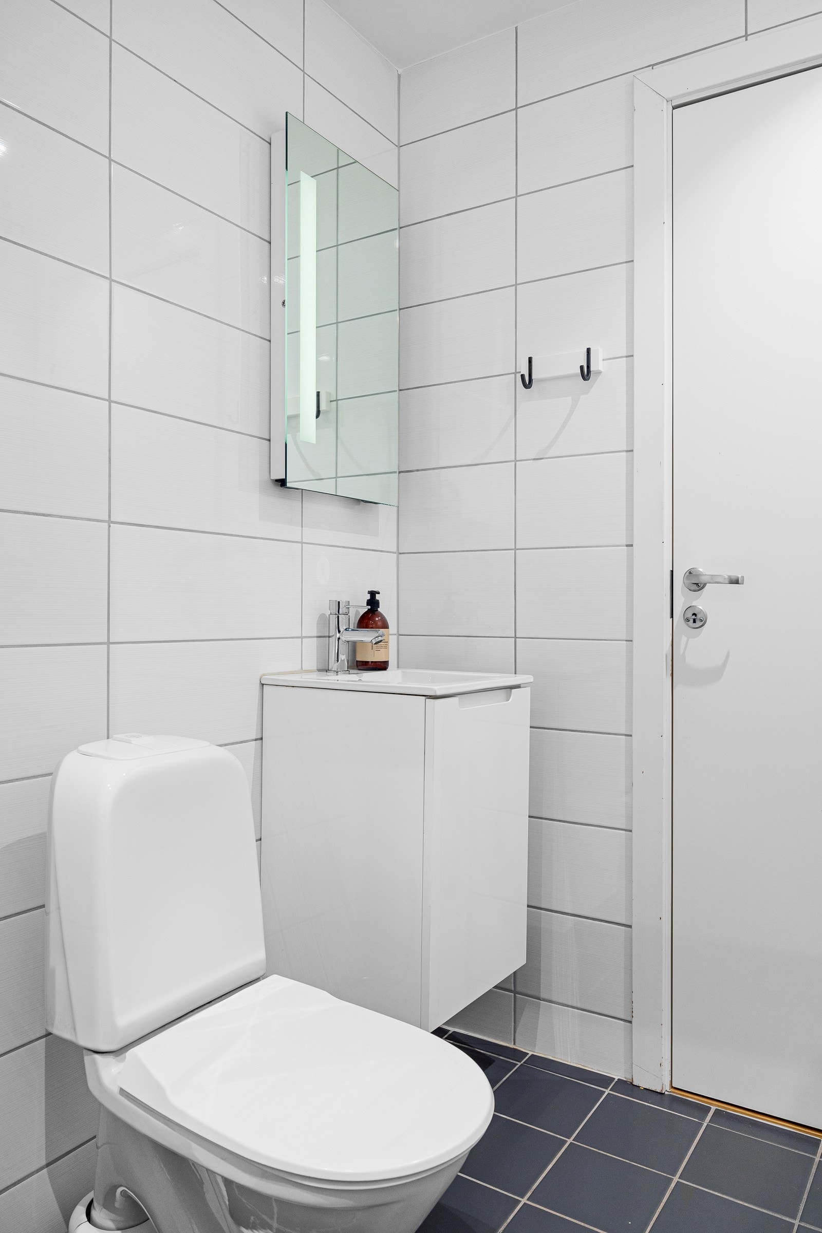 - Mekanisk avtrekk. Takstmann har gjort fuktsøk i bad, ingen unormale verdier ble registrert - Galleribilde