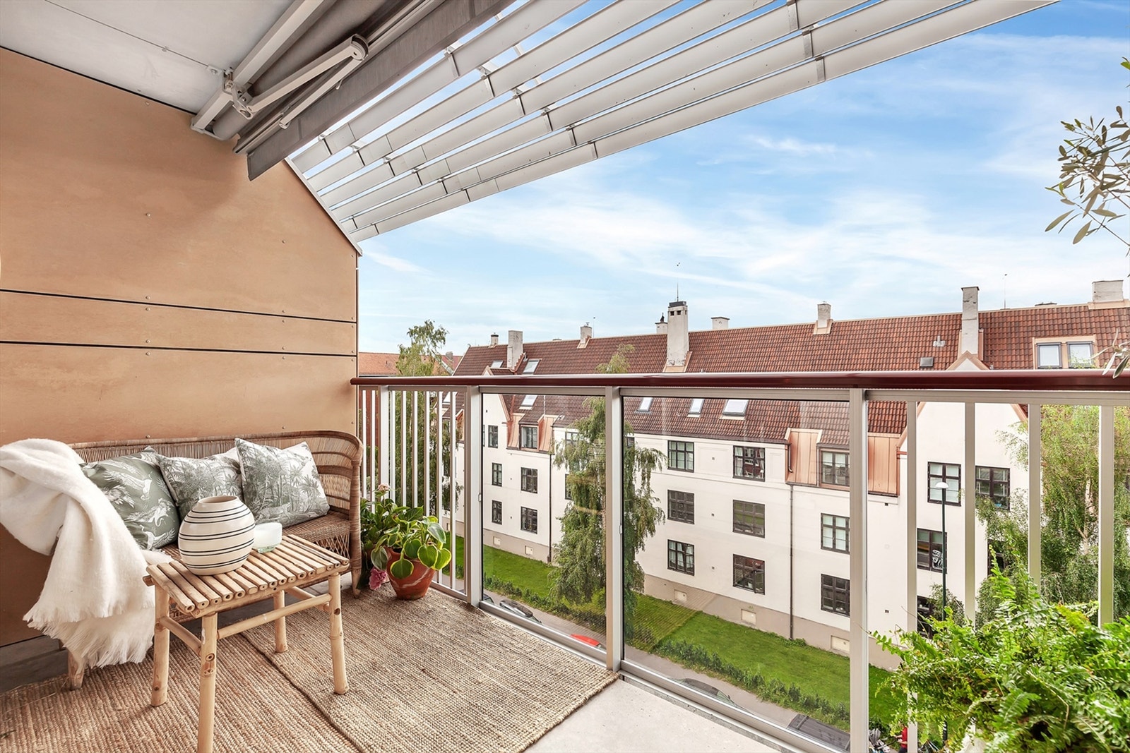 Denne lyse og innbydende 1-roms leiligheten har romslig planløsning i tillegg til en solrik og vestvendt balkong. Galleribilde