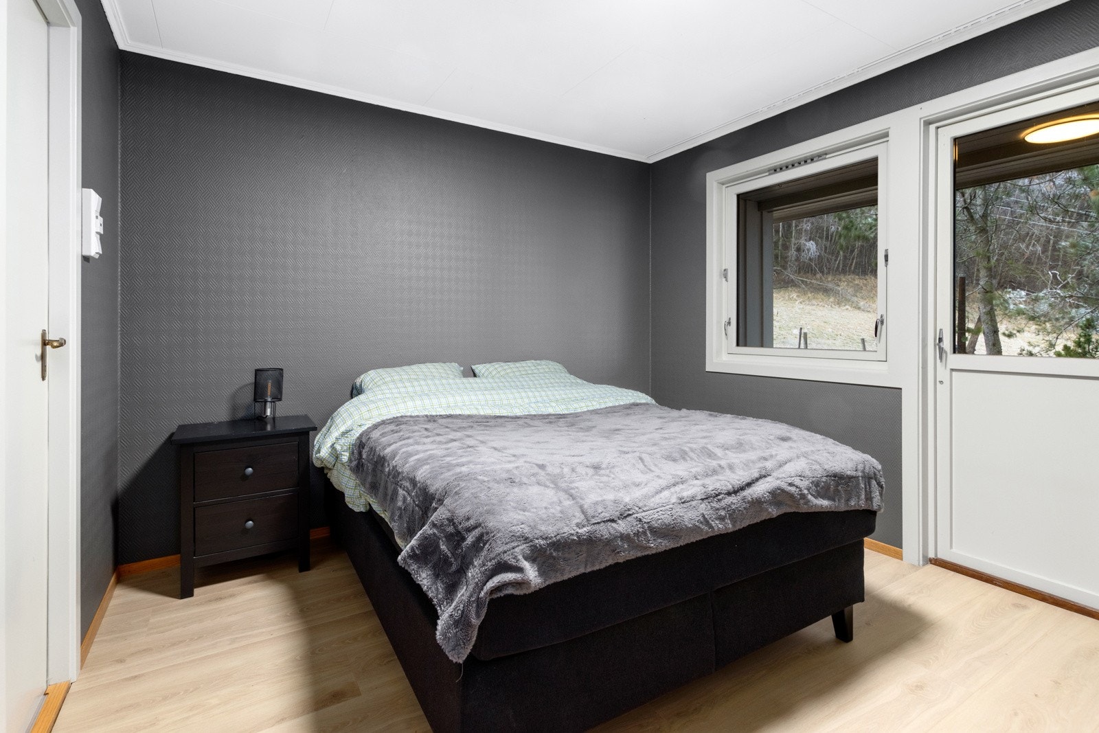 Soverom med utgang til veranda. Galleribilde