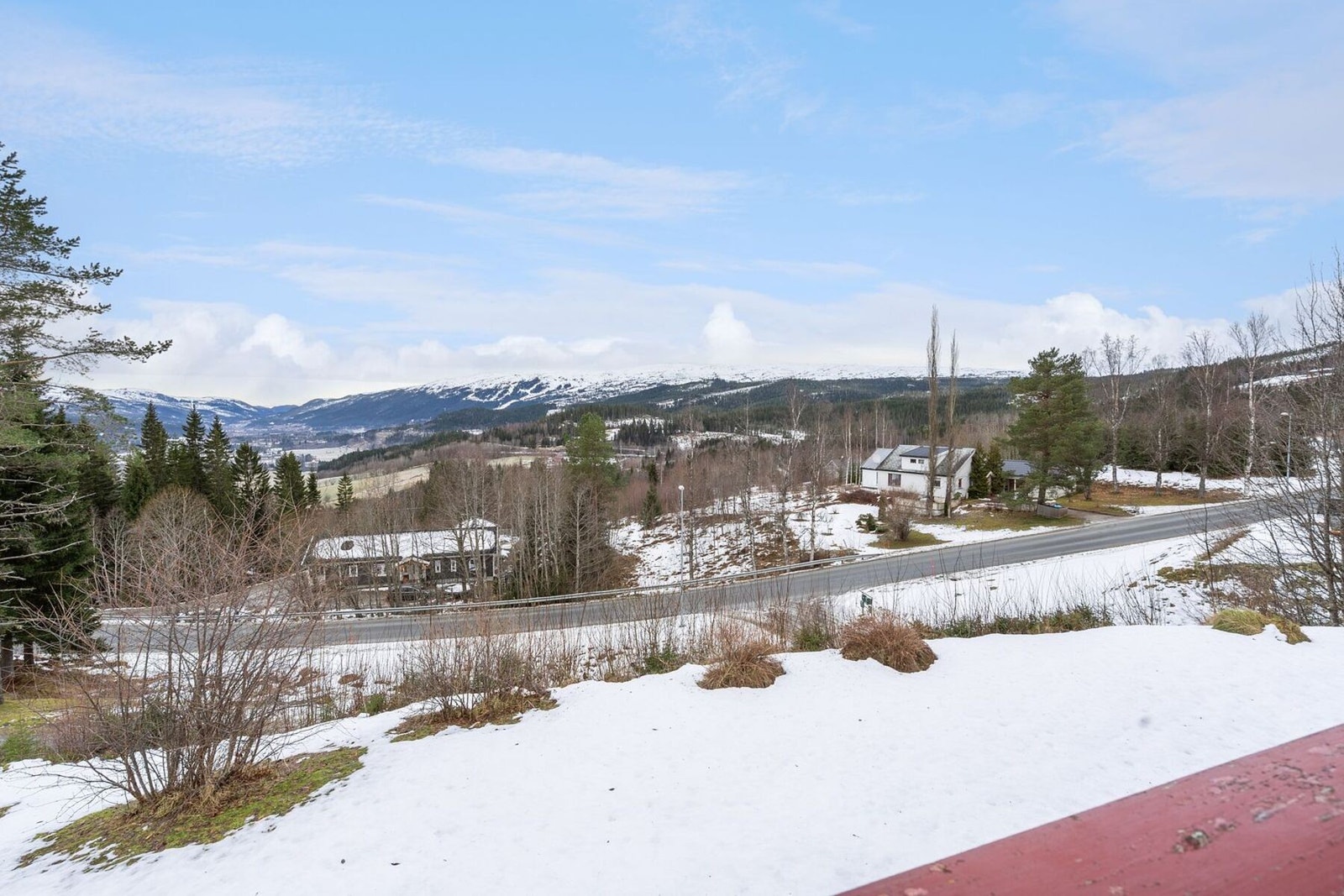 Stor tomt på ca. 3900 kvm. Galleribilde