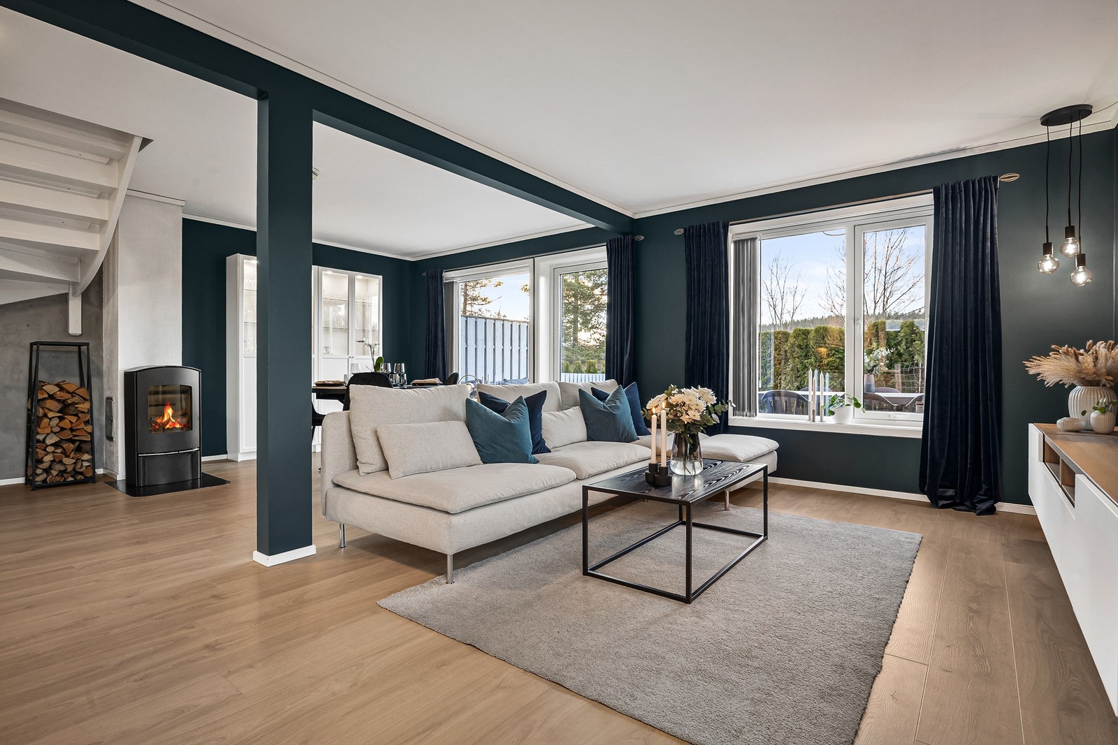 Stue med utgang til markterrasse Galleribilde