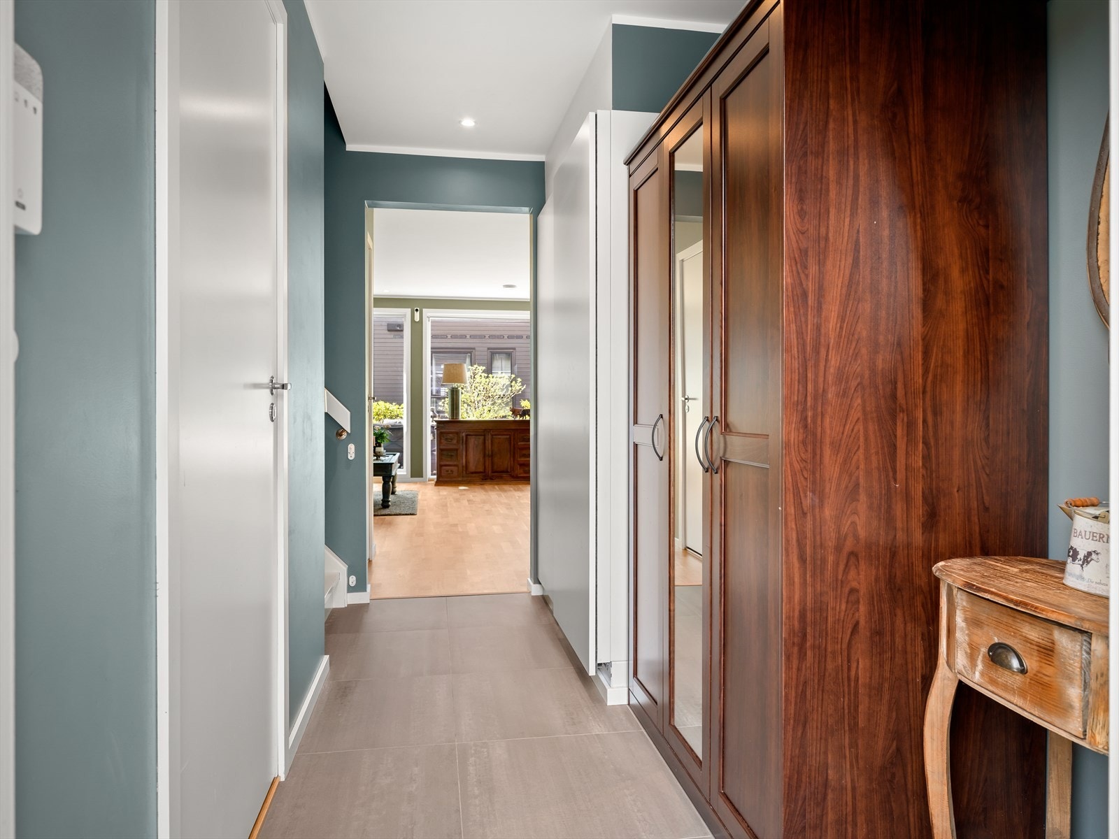 Entre. Velkommen inn! Galleribilde