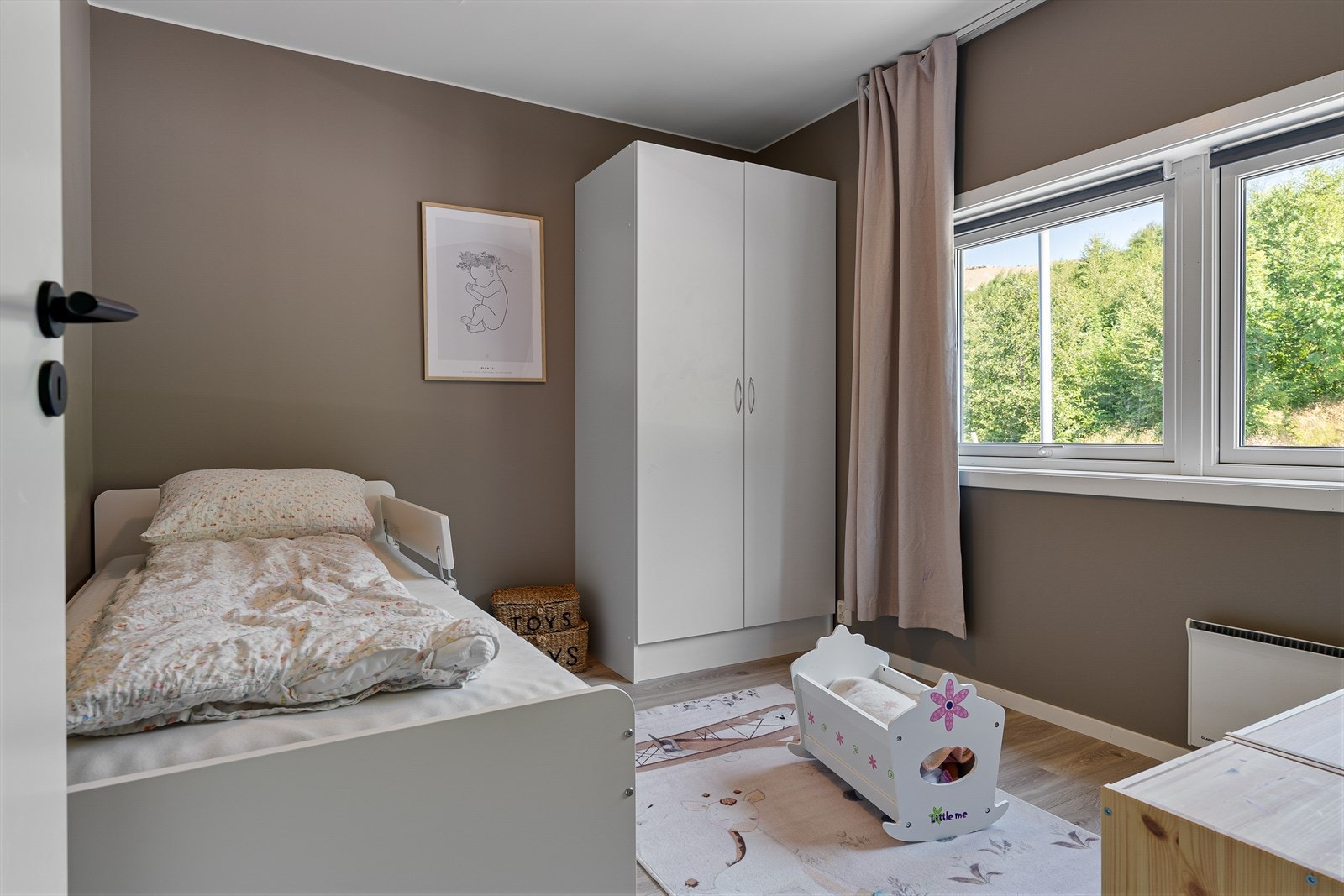 Det er totalt 3 soverom, dette er på 8,5 kvm Galleribilde