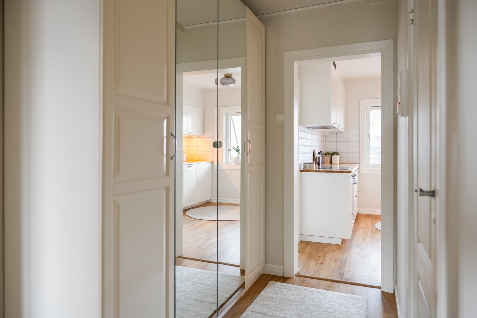 Lyst og luftig gangareal på ca 7,5 kvm. Galleribilde