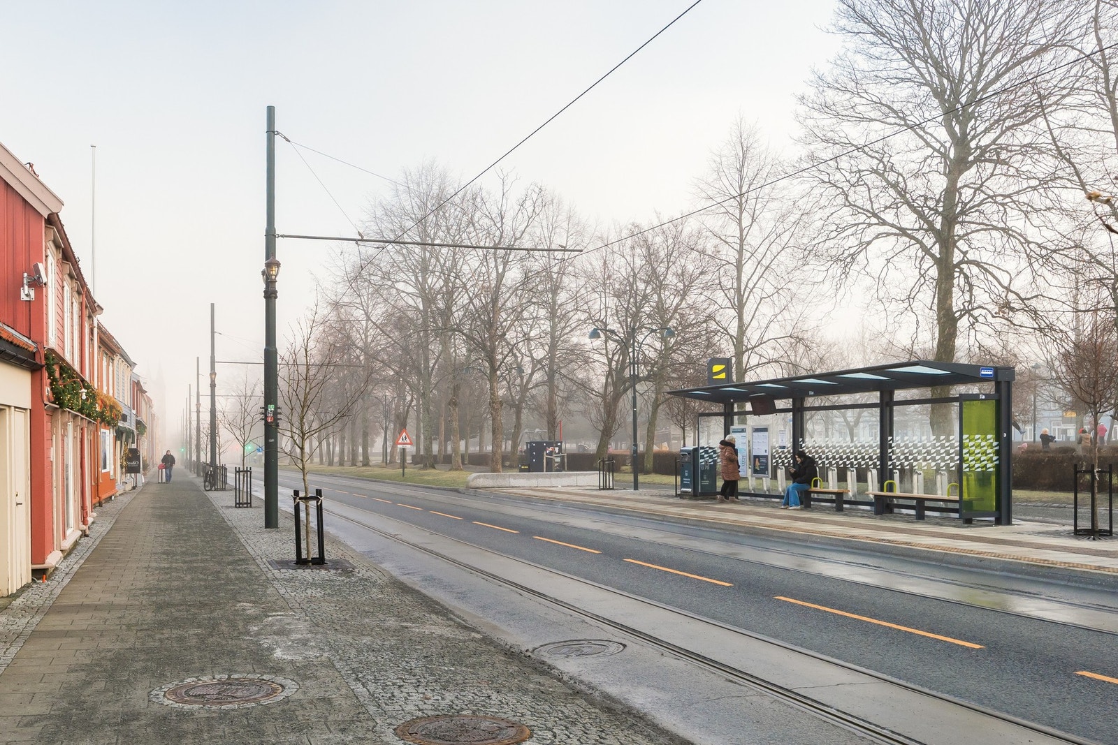 Godt kollektivtilbud med trikk og buss like ved. Galleribilde
