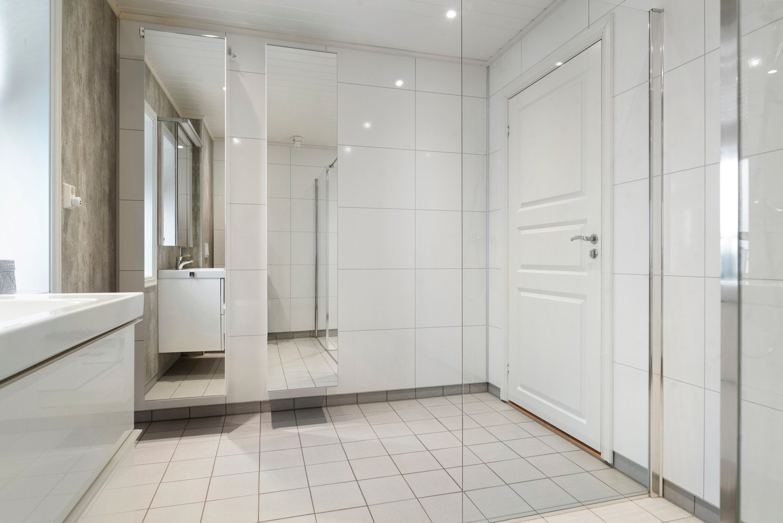 Begge badene har varmekabler i gulvet. Galleribilde