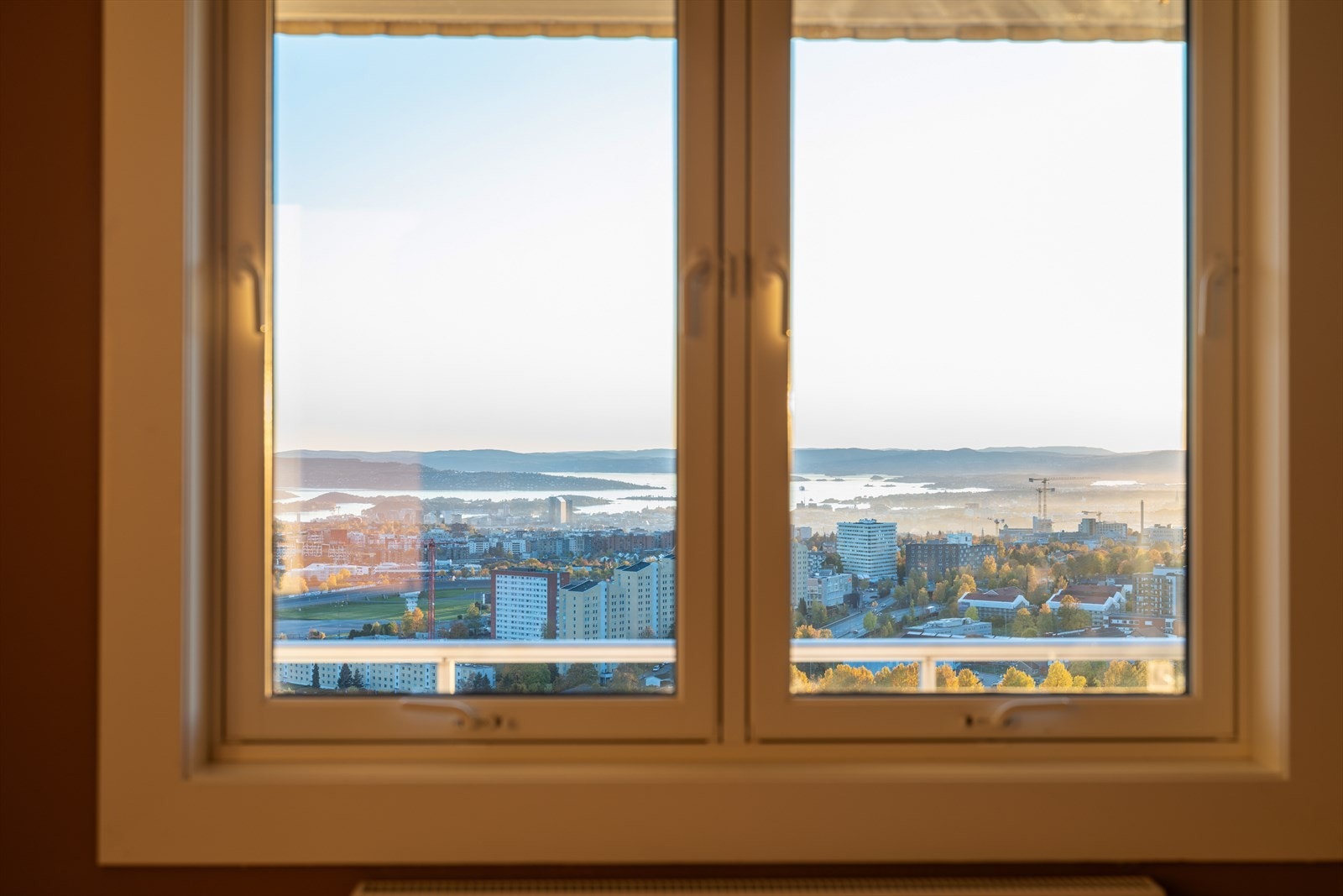 Ligg i sengen og se utover Galleribilde